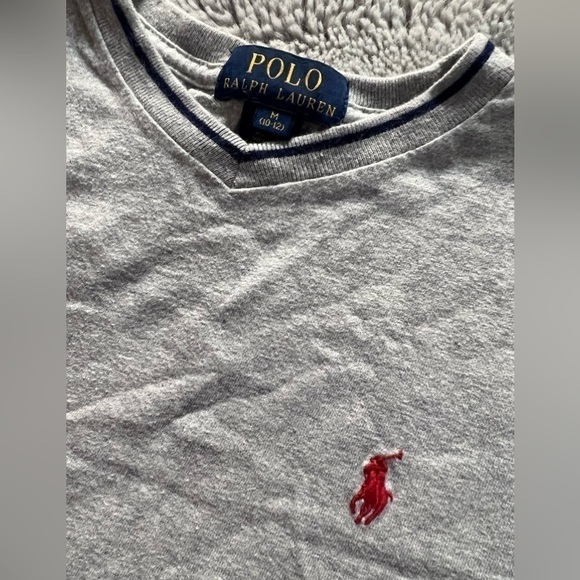 𝅺POLO Ralph Lauren Youth Boy’s 10/12 V-Neck Grey Short Sleeved T-Shirt - Picture 2 of 4